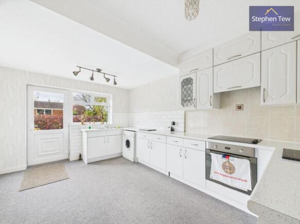 Kitchen/ Dining Room