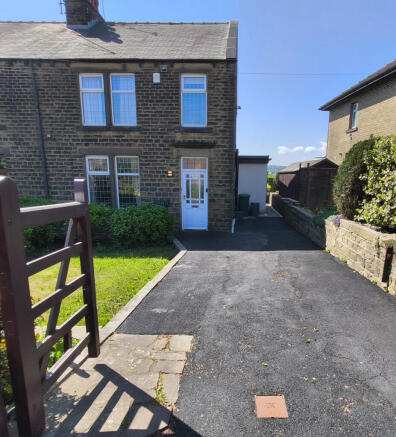 3 Bedroom Semi-detatched for Rent