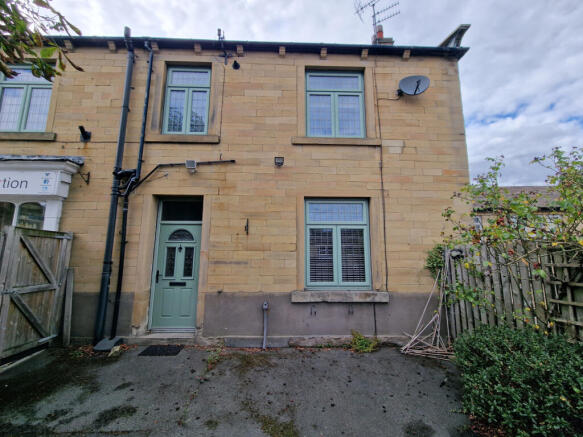 3 Bed Mid-Terrace Property
