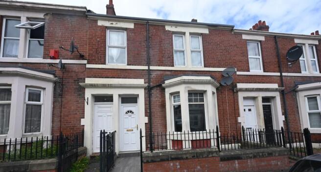 3 bedroom Flat for sale