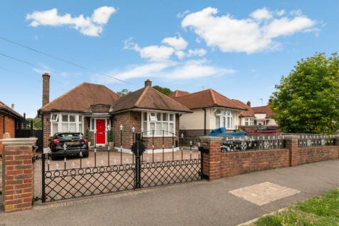 Meadow Walk, Ewell Court