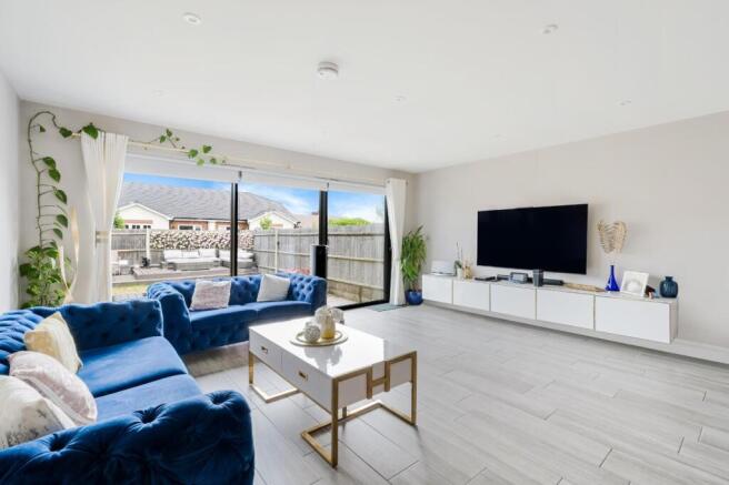 CHESSINGTON ROAD -10.jpg