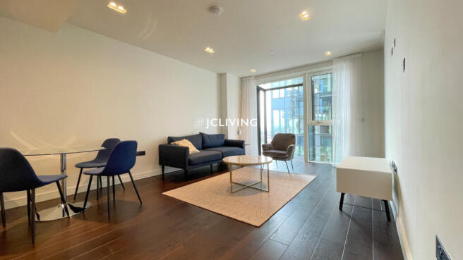 8 CASSON SQUARE, WATERLOO, SE1