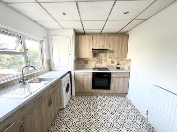 kitchen 2.jpg