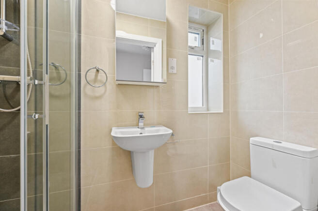 CS - 16 Yarmouth Road - Room 3 Ensuite3 (1).JPG