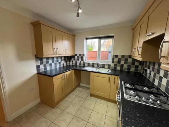 Kitchen (2)