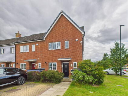Long Furlong Drive, Slough, SL2