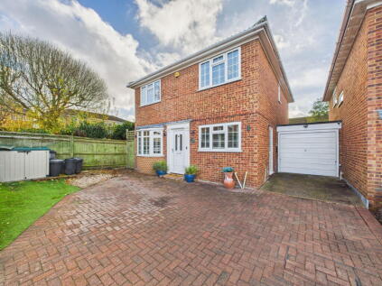 Challenor Close, Finchampstead, Wokingham, RG40