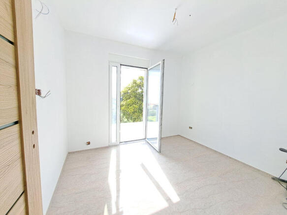 2nd floor bedroom