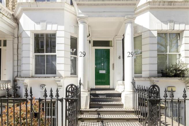 Agent & Homes-29 Marloes Road-22_Hi.jpg
