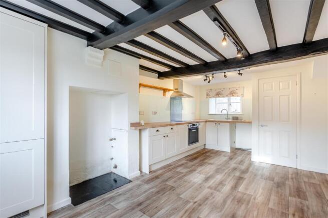 8628894-interior10.j