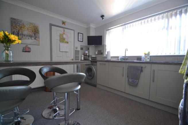 Kitchen c.JPG