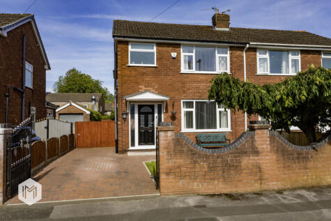 Angus Avenue, Leigh, Greater Manchester, Uk, WN7 5DJ
