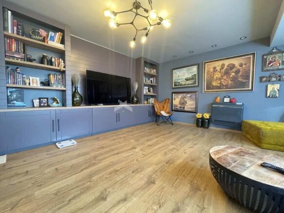 living room+kittchen