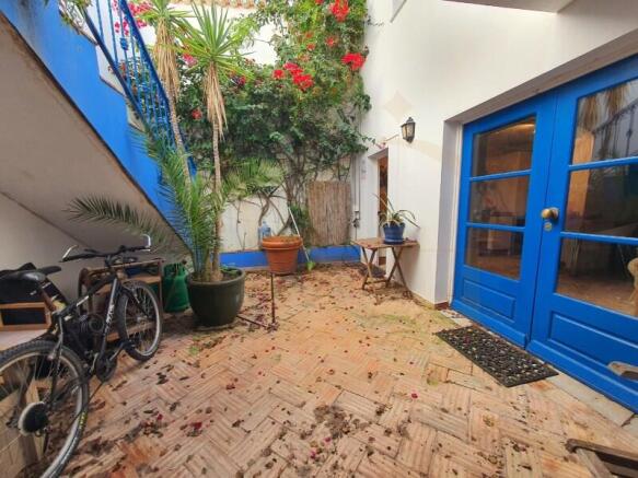 House in Tavira with patio