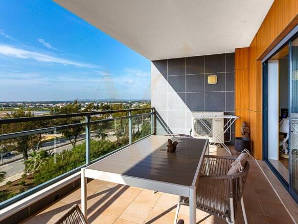 3 bedroom apartment in Olhão with balcony and shared pool