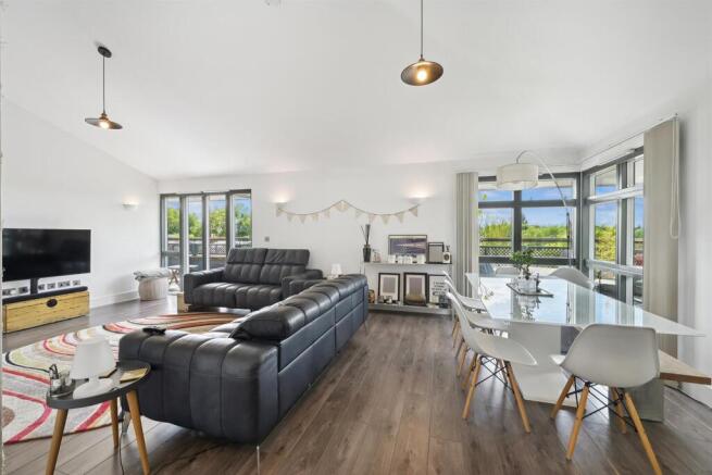 Flat Albany Court (4).jpg