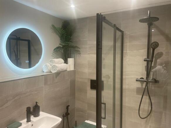 WhatsApp Image 2025-08-19 at 15.17.41_b1eb8335.jpg