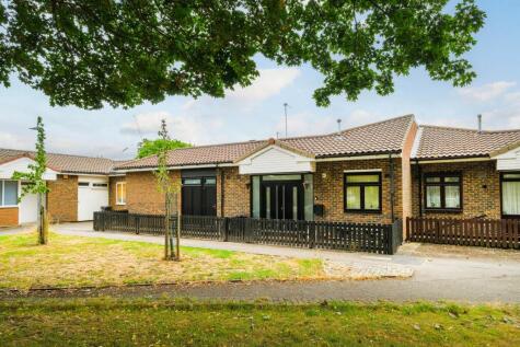 Inglesham Walk, London