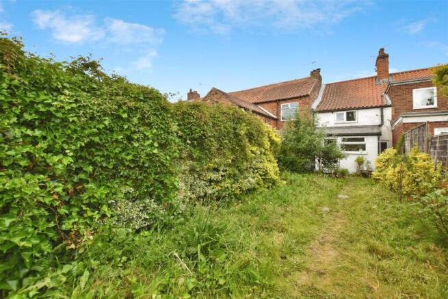 887fe1d9-garden 20houe.JPG