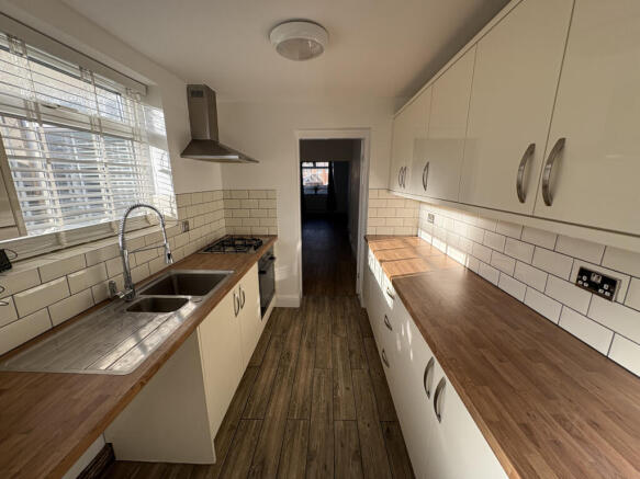 3 bed terraced house to rent Scotts Terrace, Hett