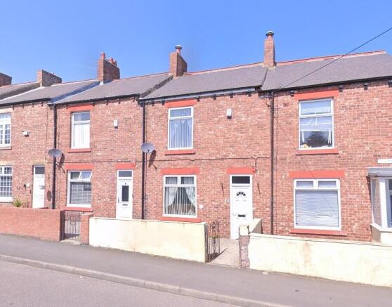 2 bed terraced house to rent South View West, Row