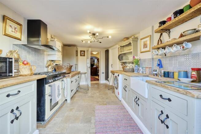 8-4 High St Denford-