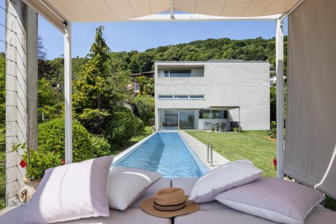 Daybed & Pool