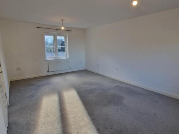 WhatsApp Image 2025-11-25 at 13.36.07_9e1f1efc.jpg