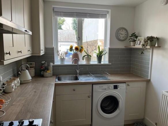 Kitchen 2.jpg