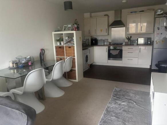 Kitchen Dinning Room.JPG