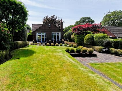 Briony Avenue, Hale, WA15