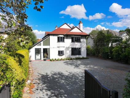 Brooklands Road, Sale, M33