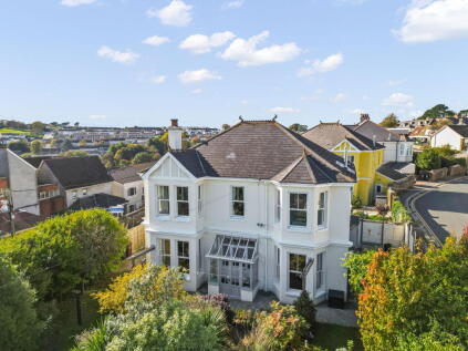 Essa Road, Saltash, PL12 4EE