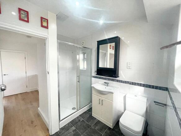 1st Floor Bathroom