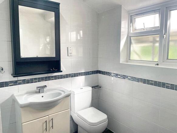 1st Floor Bathroom