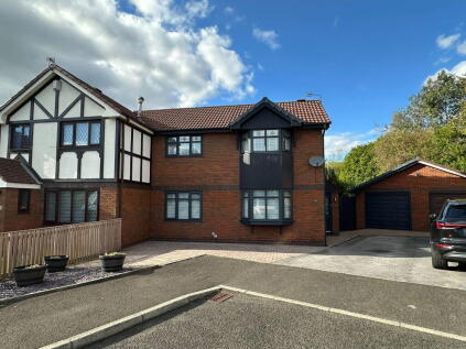 Bancroft Fold, Hyde, SK14 4UP