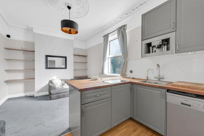 Kitchen / Lounge