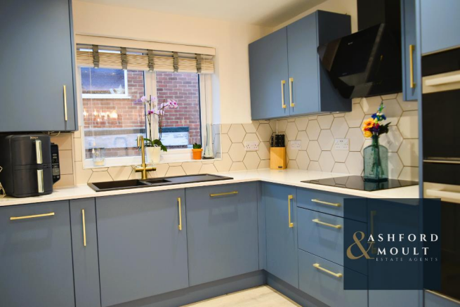 Photo Editor for Marketing  (96).png