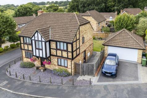 Elm Way, Heathfield