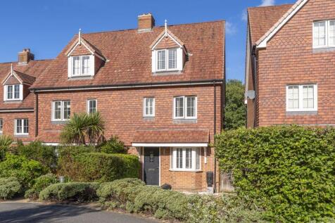 Treetops Way, Heathfield