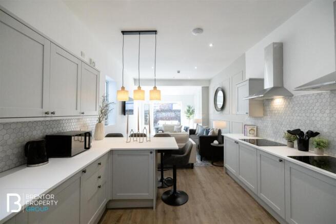 Kitchen1.jpg