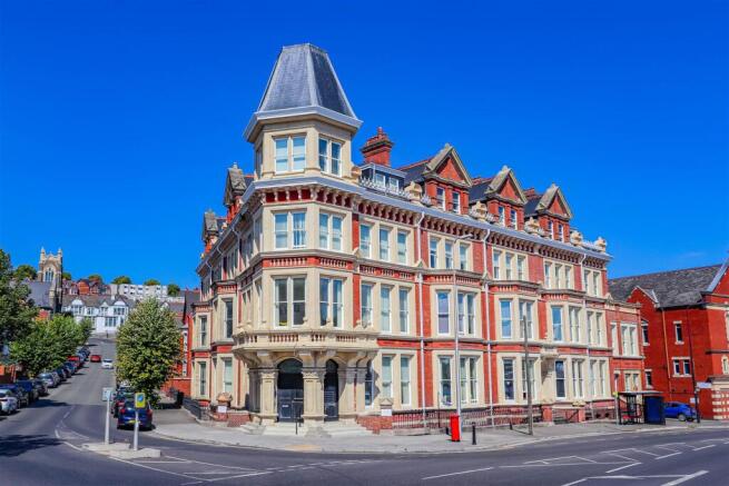 Windsor Court_-10.jpg