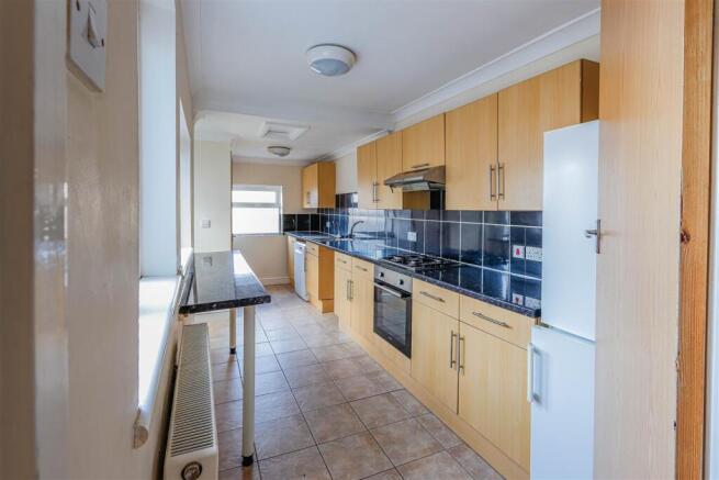 82 Phyllis St_-8.jpg