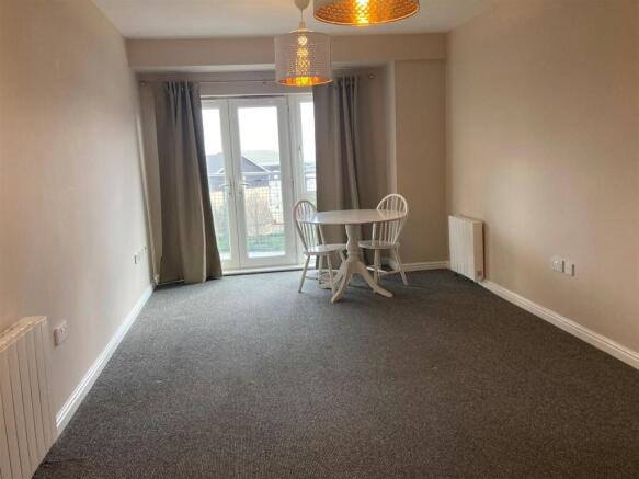 24 Ty Capstan - living room.jpg