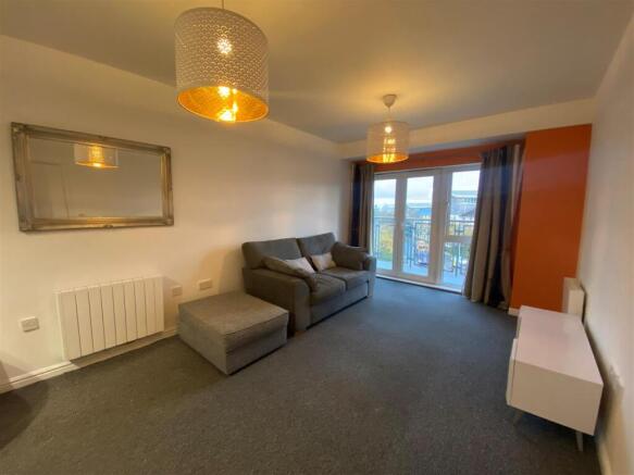 24 Ty Capstan - living room 2.jpg