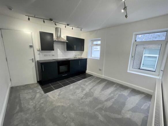 23 Kingsland Crescent - kitchen 3.jpg