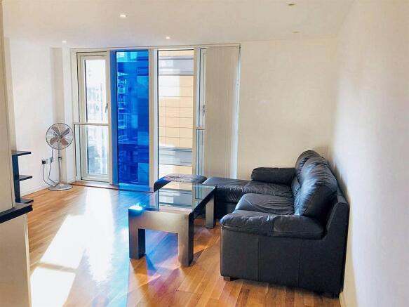 To Let, Rent - Studio apartment in Canary Wharf, L