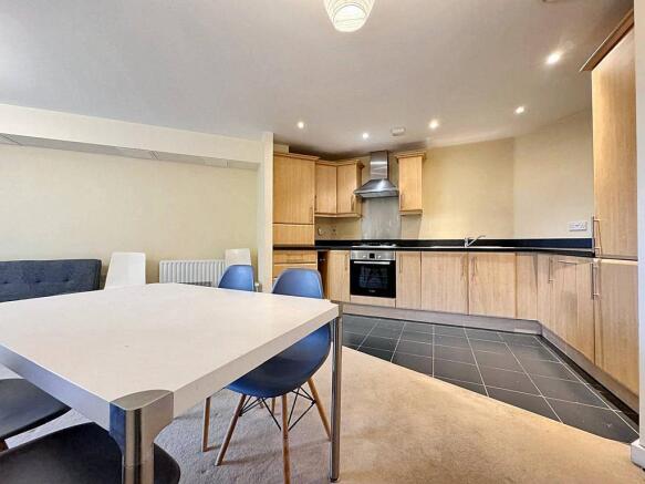 A 2 bed 2 bath flat to rent in Baw;E3