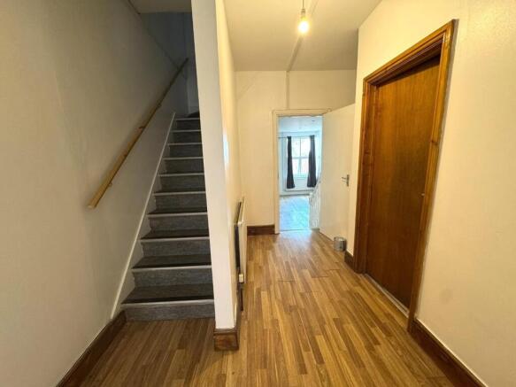 Hallway 1.jpeg